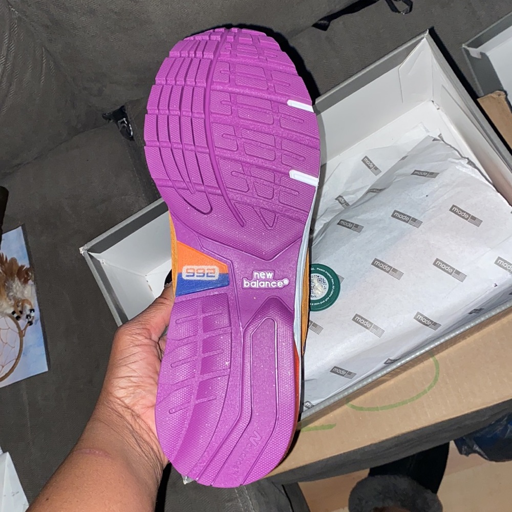 New Balance 992 - Picture 2 of 4